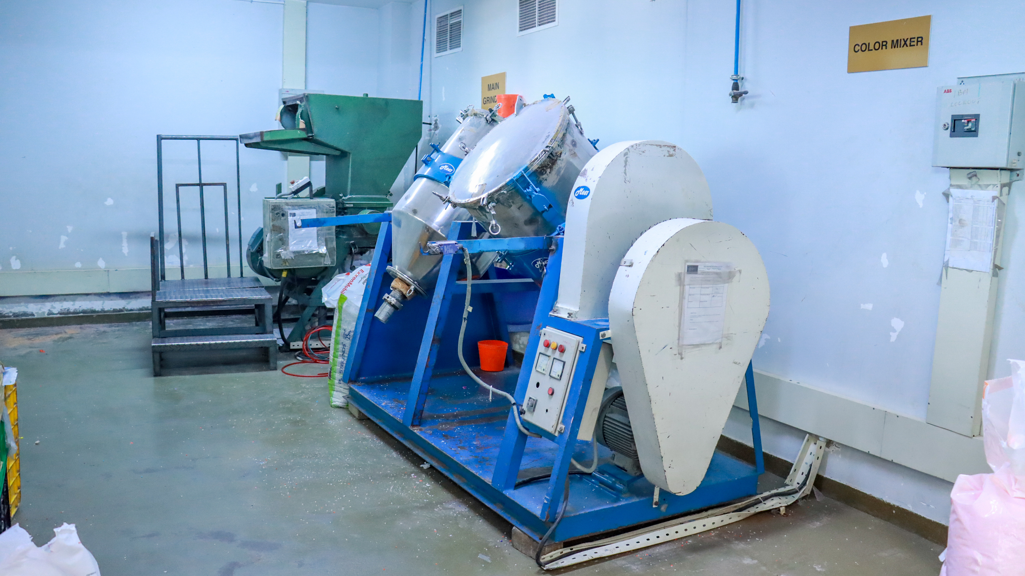 Offline grinder and mixer for recyclable feedstock at HACO Industries 