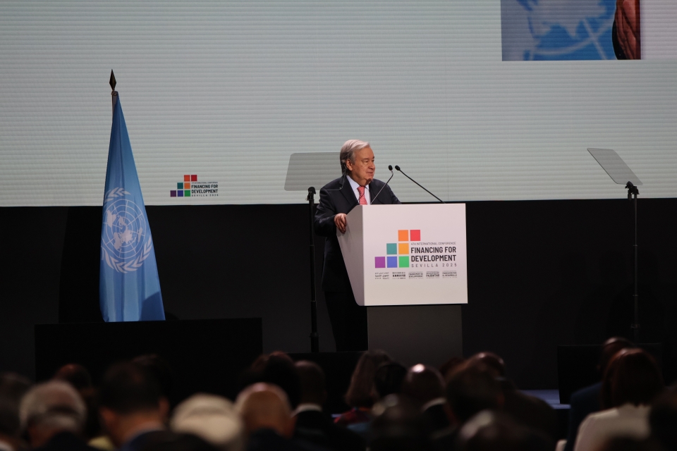 Antonio Guterres speaking at the Financing for Development Conference in Seville, Spain